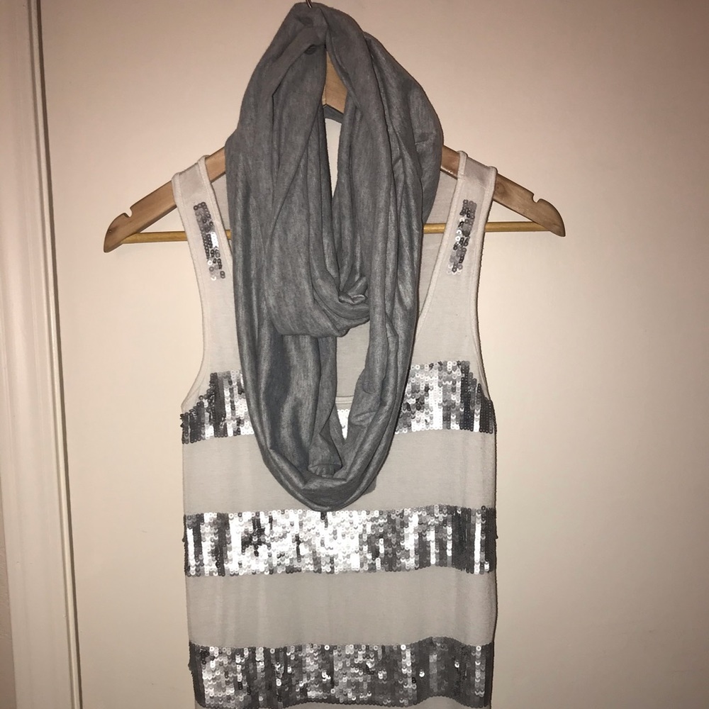 Cute tank top w/ scarf for a night out!
